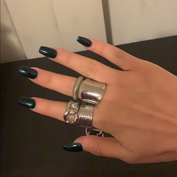 Set of 10 Rings - Picture 4 of 5